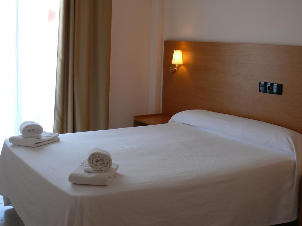 Bay Hotel Росес Номер фото