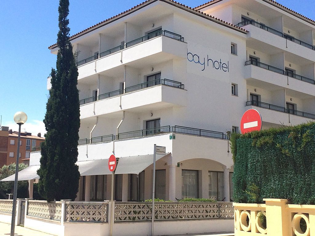 Bay Hotel Росес Екстер'єр фото