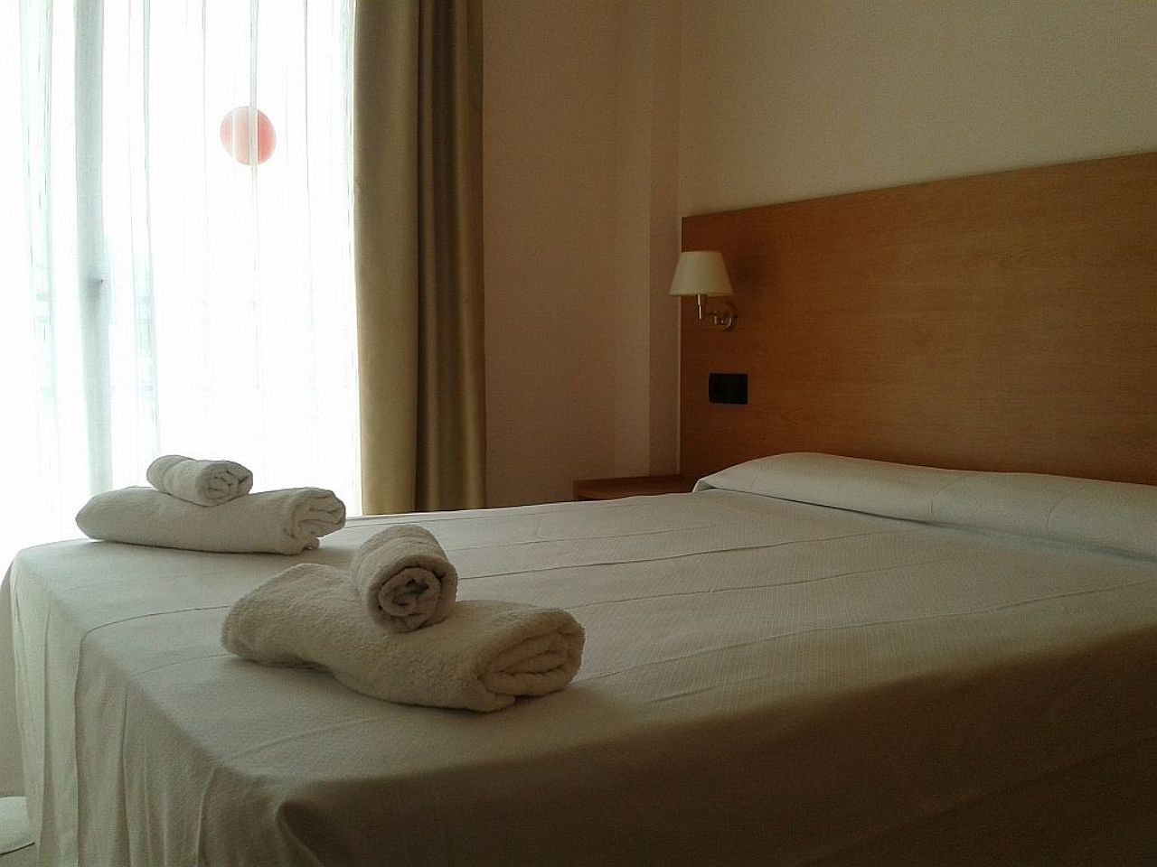 Bay Hotel Росес Екстер'єр фото
